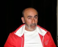 Ο ΟΥΣΤΑΜΠΑΣΙΔΗΣ ΚΑΛΕΙ ΣΕ ΣΥΝΕΝΤΕΥΞΗ ΤΥΠΟΥ