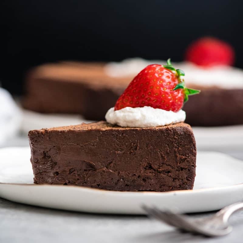 BEST FLOURLESS CHOCOLATE CAKE RECIPE (GLUTEN-FREE) #bestflourless #chocolate #chocolatecake #cakerecipes #cake #glutenfree #dessert #dessertrecipes BEST FLOURLESS CHOCOLATE CAKE RECIPE (GLUTEN-FREE) #bestflourless #chocolate #chocolatecake #cakerecipes #cake #glutenfree #dessert #dessertrecipes