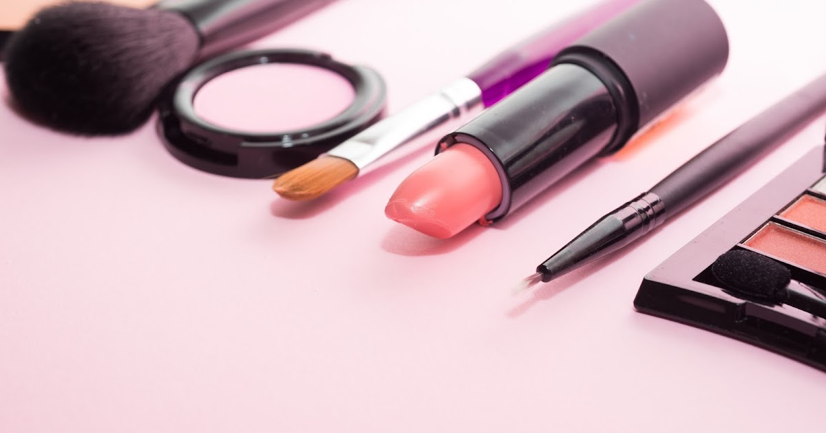 Herbacin USA Makeup bag makeover