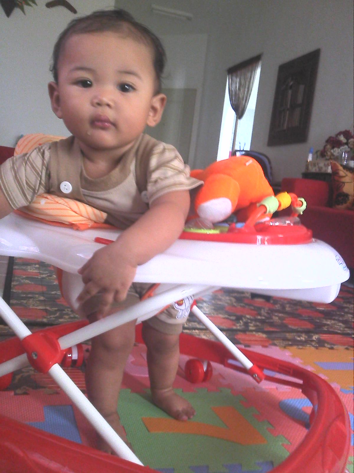 diamieza83 "walker" ni bagus ke untuk baby?