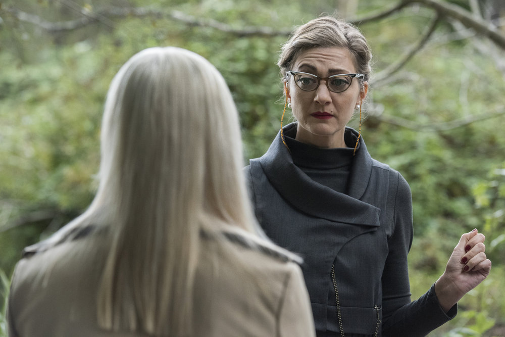 Binge-Watcher: What is up with Zelda Schiff's hands? (The Magicians)
