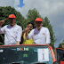 Datang di Deklarasi Pilkada Damai Monadi-Edison Diarak Gunakan Jeep Merah