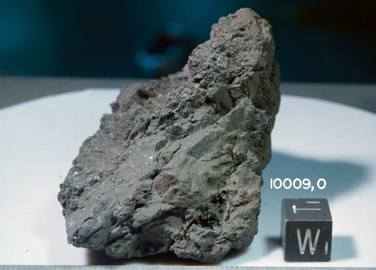 Earth's Oldest Known Rock Was Found on the Moon