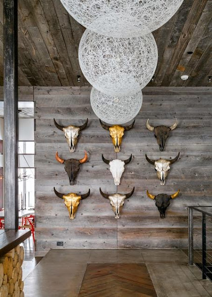 Decorar con astas de animales o cuernos