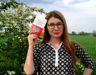 Konstytucja porusza najważniejsze kwestie ustrojowo-prawne państwa polskiego