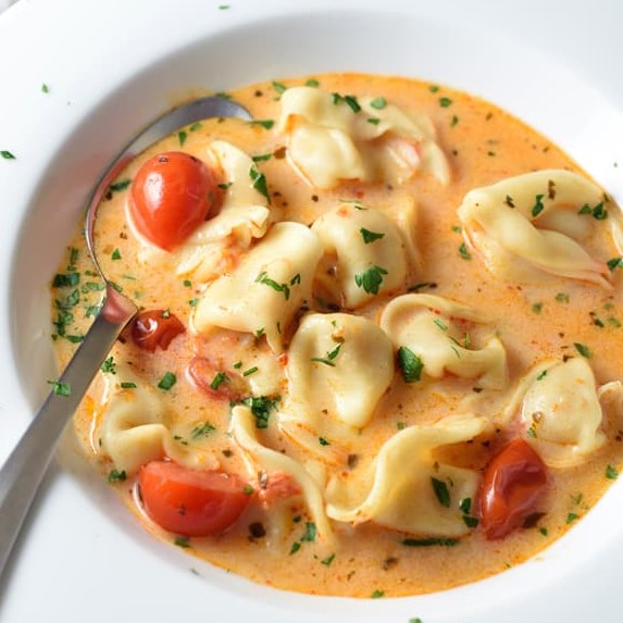 15-MINUTE TOMATO AND TORTELLINI SOUP #dinnertime #weeknights 15-MINUTE TOMATO AND TORTELLINI SOUP #dinnertime #weeknights