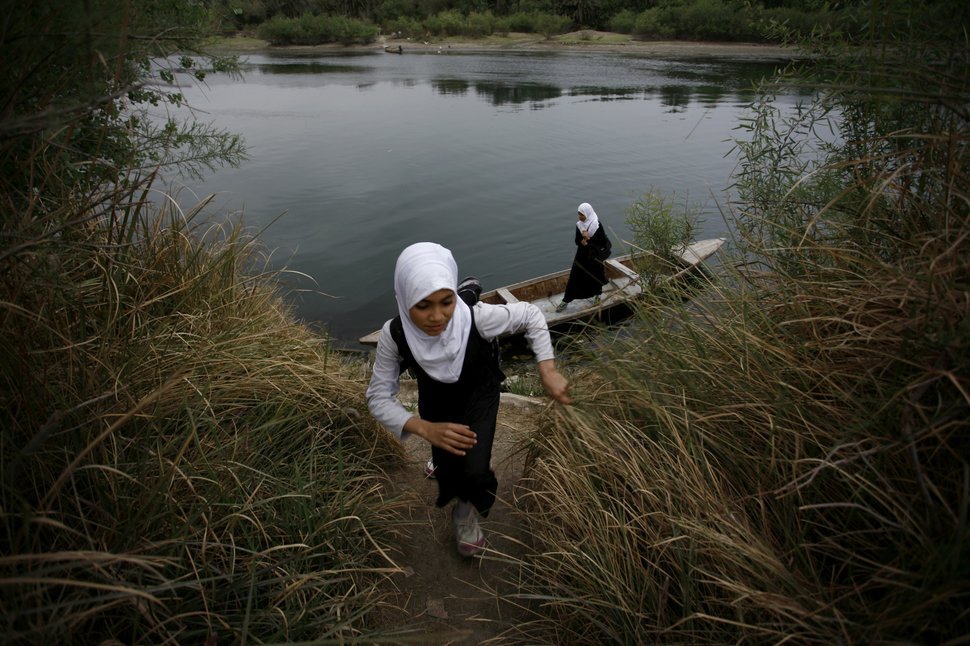 30 Beautiful Pictures Of Girls Going To School Around The World - Iraq