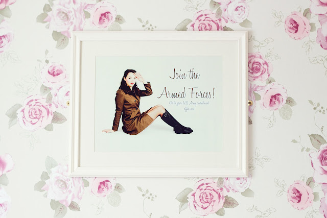 Vintage inspired army pin-up print in frame. Vintage inspired army pin-up print in frame.