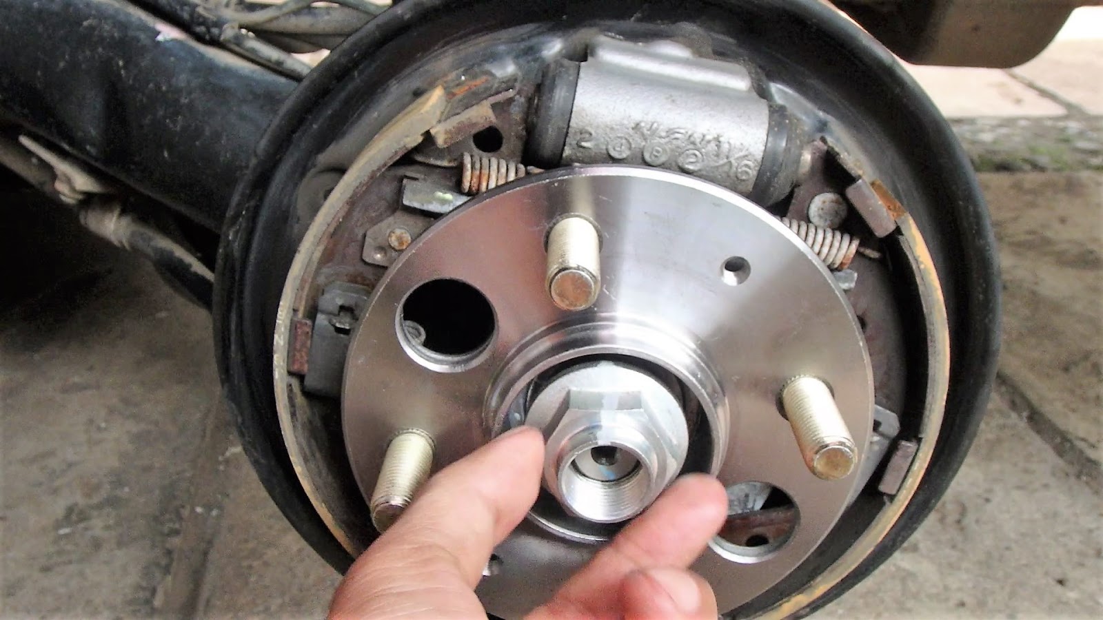~: Rear Wheel Bearing Installation, Honda Car
