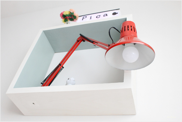 lampara-lectura-flexo-reciclado-marco-chalk-paint-habitacion