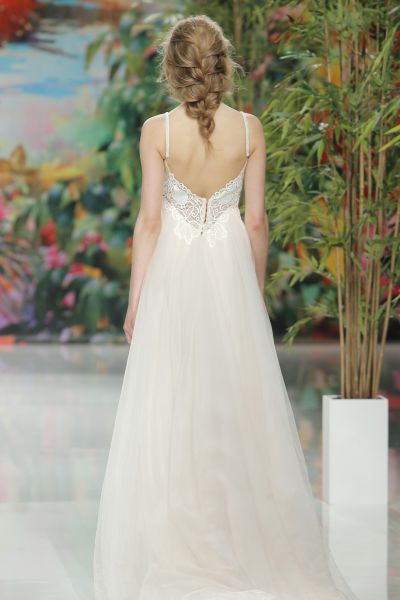Bellos vestidos de novias | Colección con escote en la espalda Bellos vestidos de novias | Colección con escote en la espalda