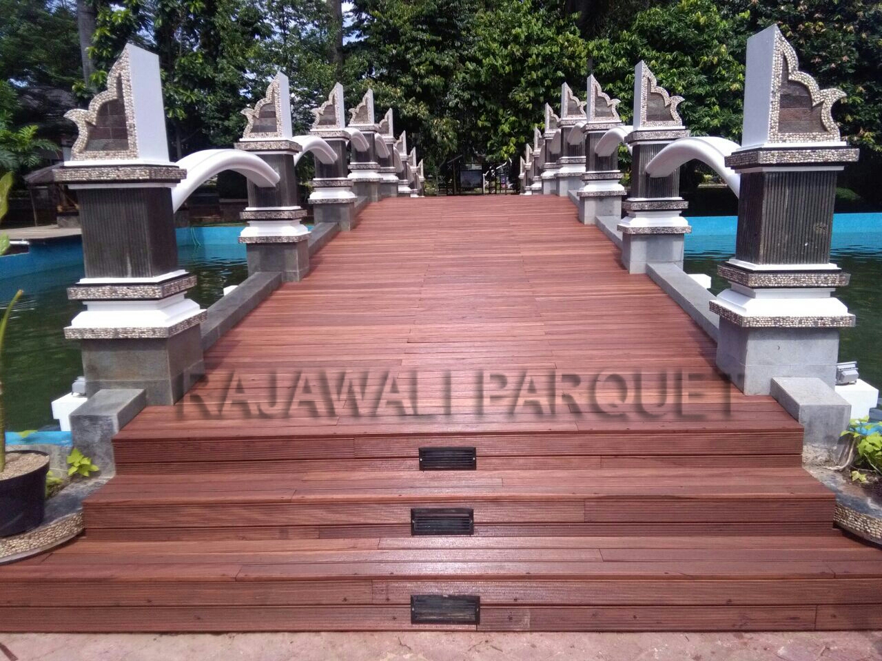 Lantai Kayu Outdoor - Rajawali parket Indonesia