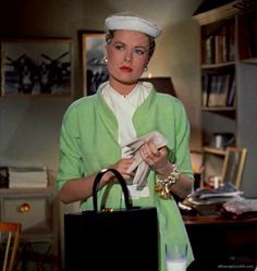 Chic Of The Week Rear Window 60th Anniversary Rue Le Chat Kelly S Iconic Look Is Finished Off With A White Chiffon Shoulder Wrap Black Sandals Pair Of Elbow Length Silk Gloves And Single Strand