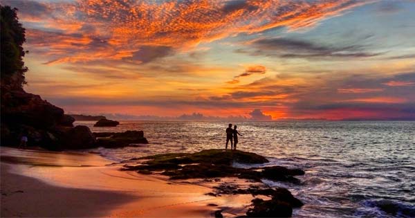 Beaches in Bali; Sunset View Top seven Places In Bali One attraction of Bali tourism attractions located on the beach Beaches in Bali; Sunset View Top seven Places In Bali
