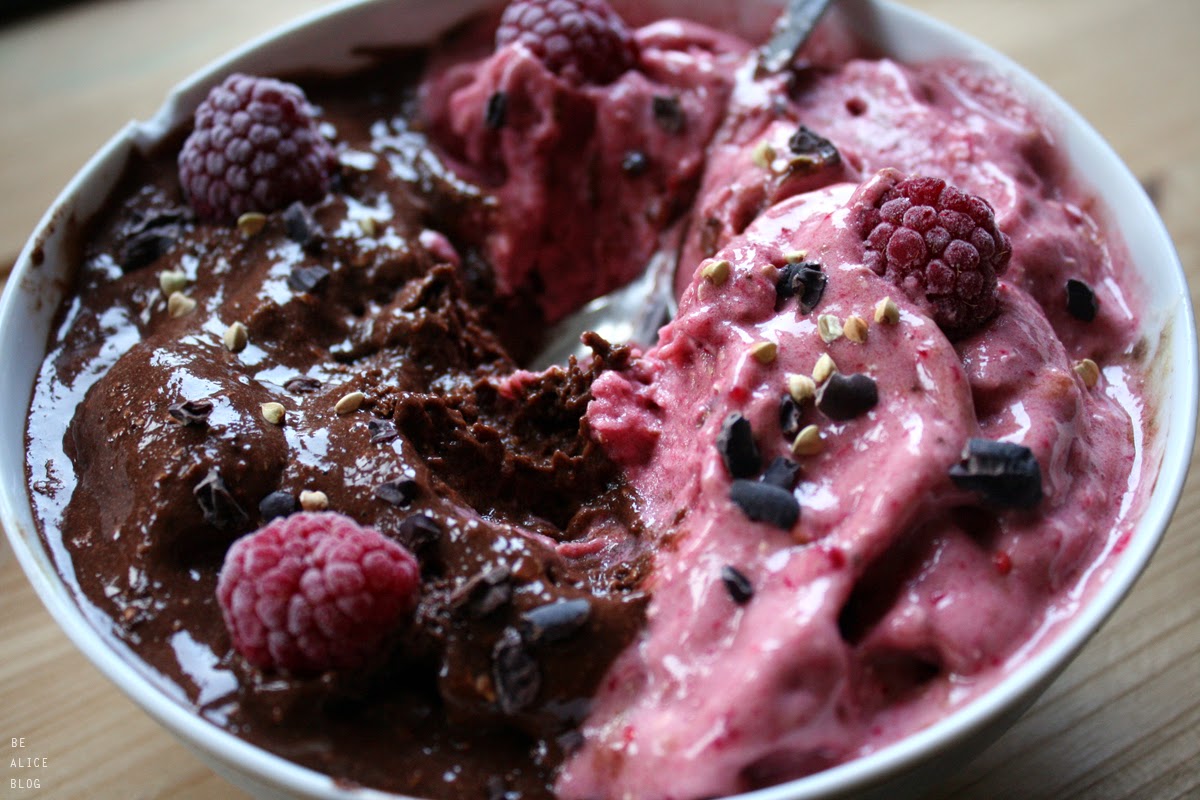 http://be-alice.blogspot.com/2015/05/raspberry-chocolate-ice-cream-raw-vegan.html