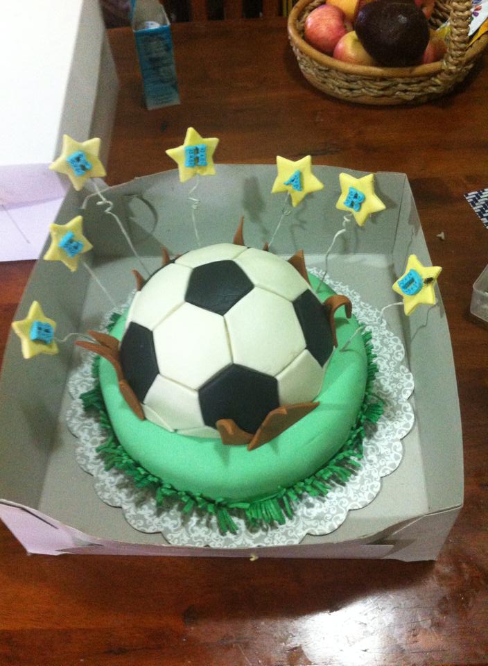 Soccer Ball Fondant Cake Cakes By Edilyn