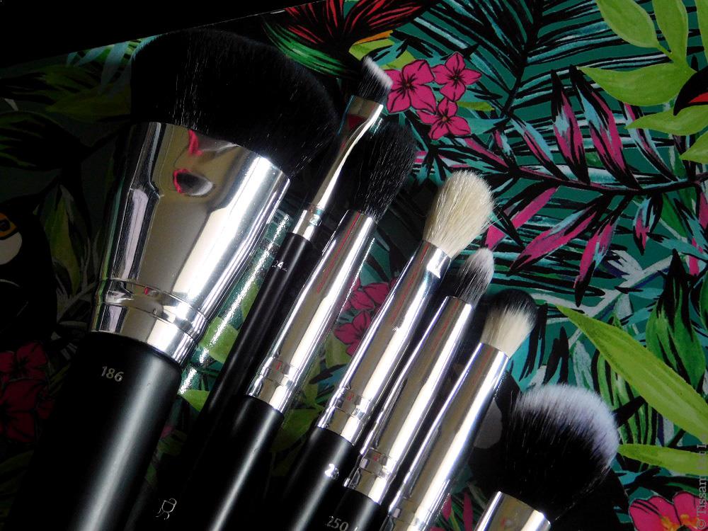 Primark PS... Pro | Makeup Brushes Review - Avis Pinceaux Primark PS... Pro Primark PS... Pro | Makeup Brushes Review - Avis Pinceaux Primark PS... Pro - Touch Up Brush - Angled Eyeliner Brush - Duo Blending Brush Set - Duo Precision Brush Set - Powder Contour Brush - Master Eye Palette - Master Highlight Palette - Master Blush Palette - Master Contour Palette - Lip Kit Matte Collection - Riot, Punked, Lady in Red, Girls World, Obsessed, Chocolate Brownie, Cookie Dough, Molten Bronze, Molten Lava - Kissproof Liquid Matte Lipsticks - Review & Swatches - Avis et Revue