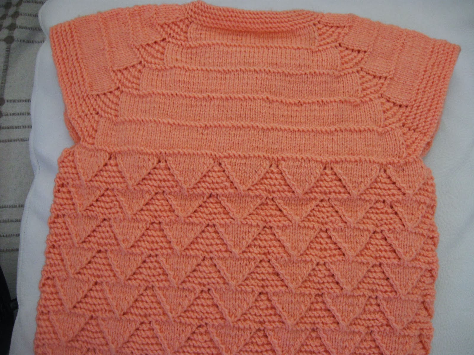 zerrinceelisleri ÜÇGEN AJURLU BEBEK YELEĞİ