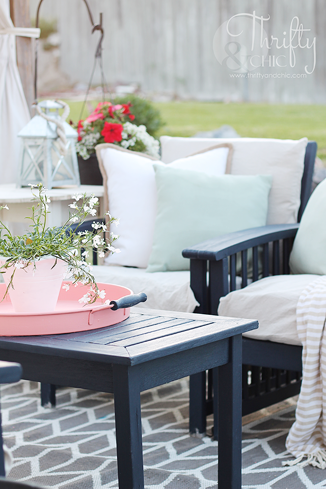 DIY Drop Cloth patio cushion slipcovers. Easy tutorial on how to make new slipcovers out of drop cloths for patio seats or cushions! Budget friendly ways to update your patio.
