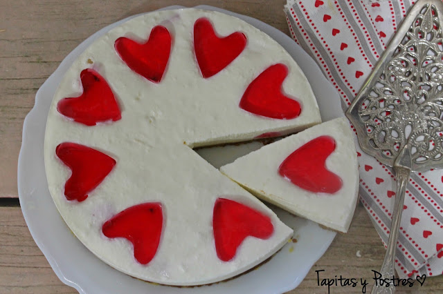 Pastel De Yogur Y Corazón De Gelatina