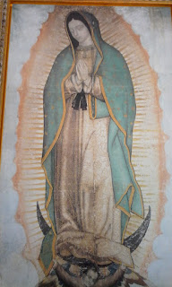 Salmo 138(137),1-2a.2bc-3.4-5.7c-8. Te doy gracias, Señor, de todo corazón, te cantaré en presencia de los ángeles. Me postraré ante tu santo Templo. y daré gracias a tu Nombre por tu amor y tu fidelidad. Me respondiste cada vez que te invoqué y aumentaste la fuerza de mi alma. Que los reyes de la tierra te bendigan al oír las palabras de tu boca, y canten los designios del Señor, porque la gloria del Señor es grande. Tu derecha me salva. El Señor lo hará todo por mí. Tu amor es eterno, Señor, ¡no abandones la obra de tus manos Milagros Fernandez Gerencia de Negocios Asesor Inmobiliario 04123605721