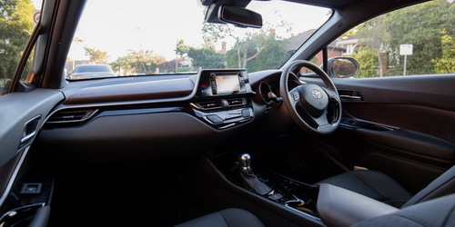 Interior Toyota C-HR Indonesia