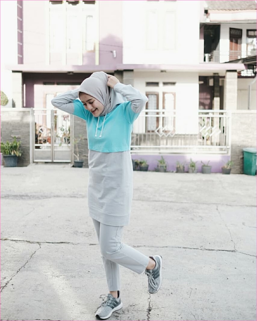 lihat Outfit Baju Hijab Casual Untuk Olahraga Ala Selebgram 2018