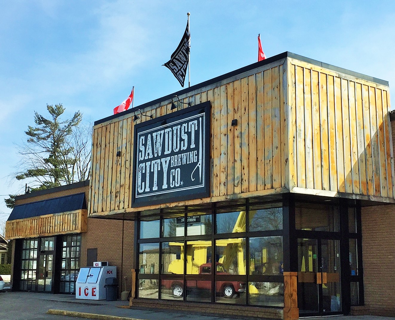 kiki's B.F.F Sawdust City Brewing Co. [Beer Gravenhurst/Muskoka]