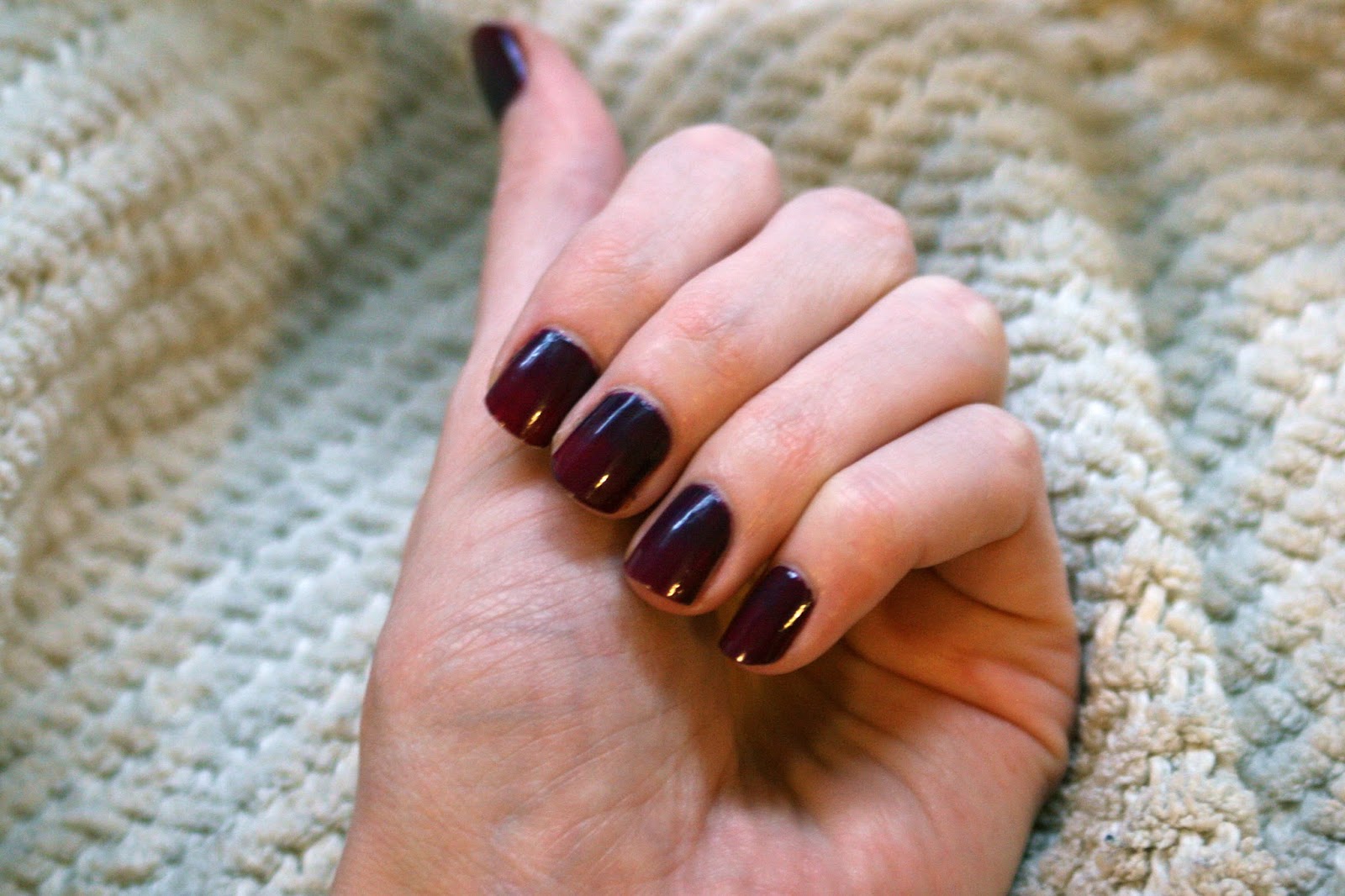 4. Subtle and Chic Nail Designs for Work - wide 1