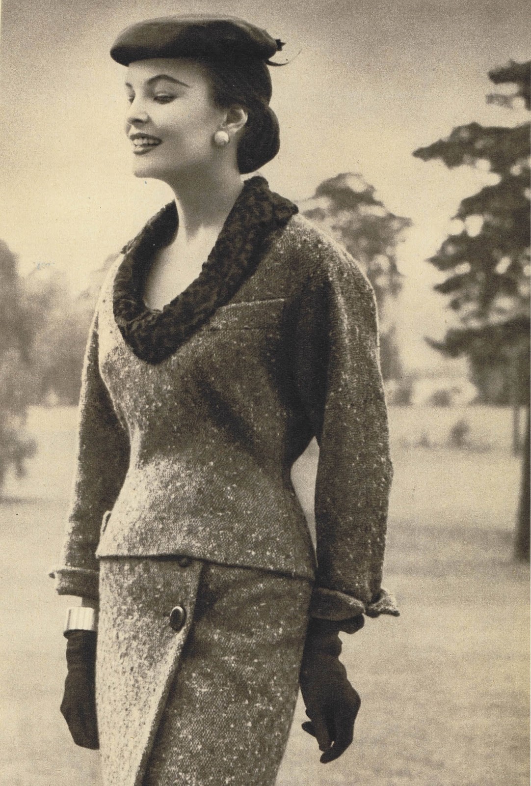 In the ruins of Berlin: 1954´s autumn fashion