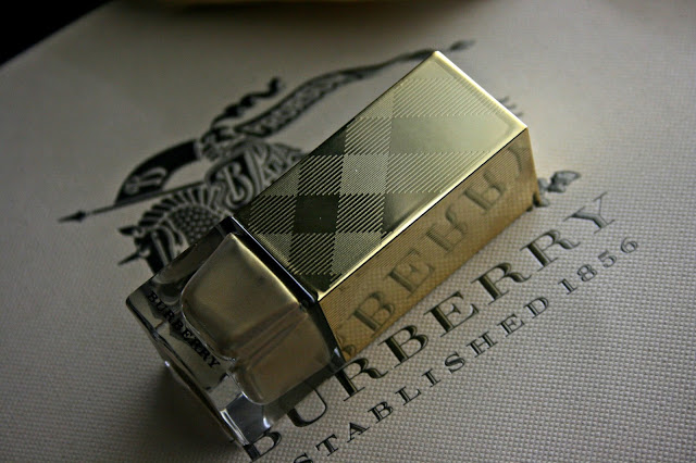 Burberry Nail Polish in Light Gold no.107 Burberry Nail Polish in Light Gold no.107