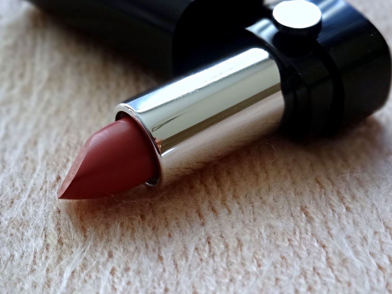 Marc Jacobs Beauty Le Marc Lip Creme in Kiss Kiss Bang Bang Review, Photos & Swatches