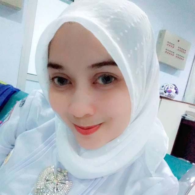 Kumpulan foto lengkap ibu bidan cantik new - CantikaMagz
