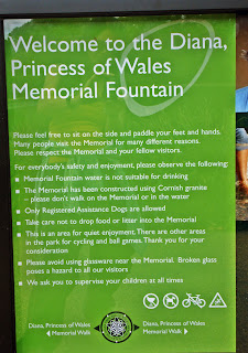 You are not allowed to take. Must mustn't знаки. Can could функции. Not allowed. Signs in the library.