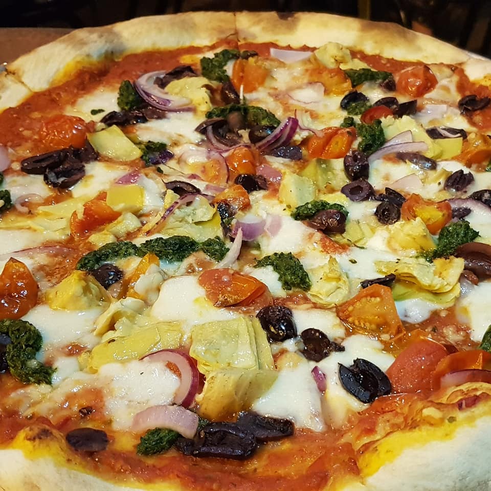 טועמת ורצה לספר לחבר'ה Jackie's bar pizza בר פיצה חדש בשדרות רוטשילד