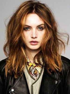 model rambut sebahu bergelombang model gaya rambut bergelombang sebahu