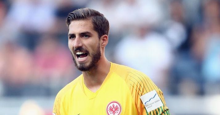 Kiper Frankfurt Senang Buat Inter Milan Tak Cetak Gol
