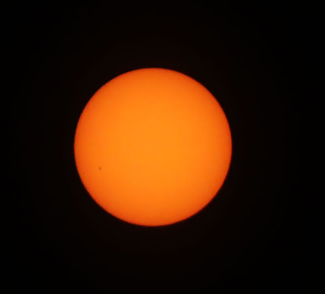 Hey, we finally can see a sunspot on our "quiet" sun, DSLR 200mm (Source: Palmia Observatory