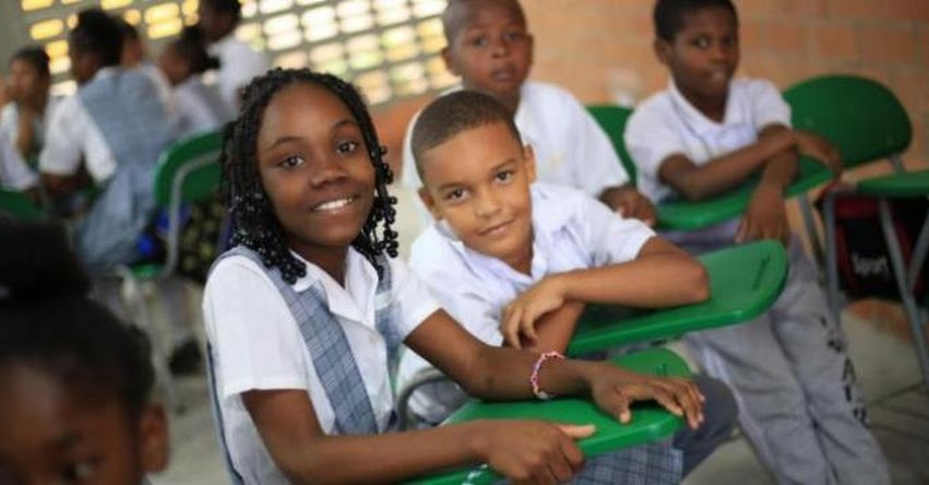 COLOMBIA ANUNCIA EL REGRESO A CLASES: No podrán asistir escolares menor de 2 años y maestros mayor de 60 COLOMBIA ANUNCIA EL REGRESO A CLASES: No podrán asistir escolares menor de 2 años y maestros mayor de 60