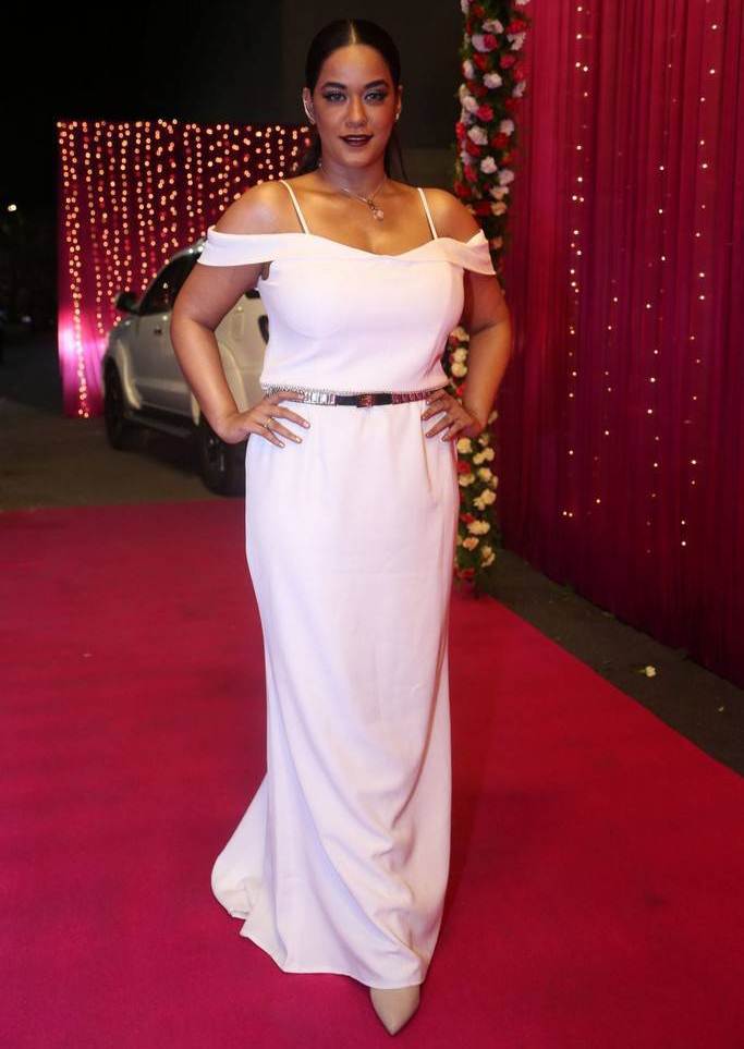 Sayesha Saigal At Zee Telugu Apsara Awards 2017 In Pink Dress