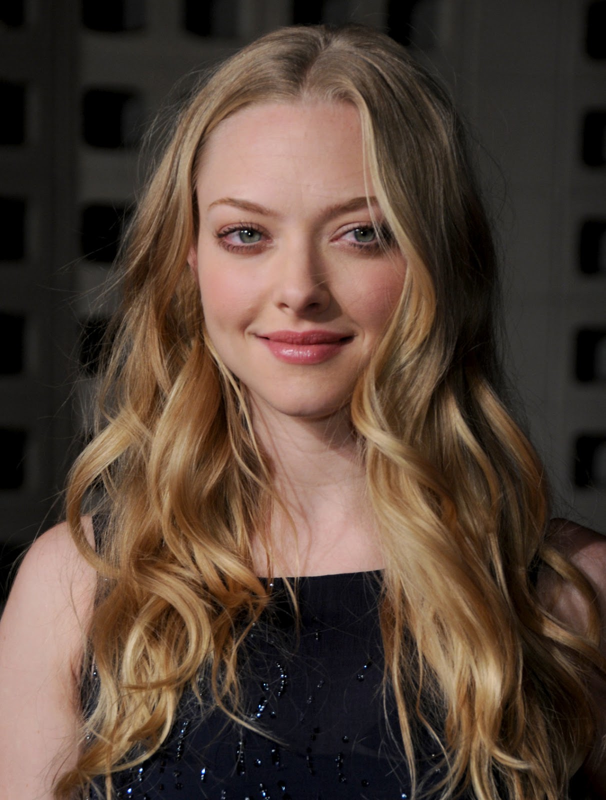 All Top Hollywood Celebrities: Amanda Seyfried Biography and Amanda Seyfried Pictures ...1212 x 1600