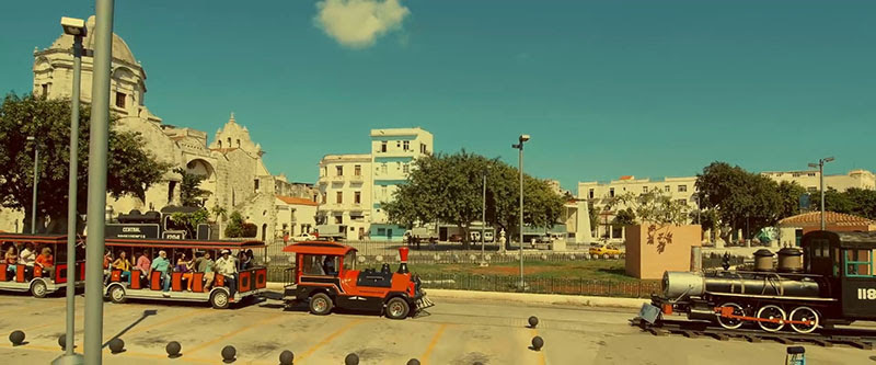 Formell y Los Van Van - ¨Somos Diferentes¨ - Videoclip - Dirección: Alejandro Valera. Portal Del Vídeo Clip Cubano - 08 Formell y Los Van Van - ¨Somos Diferentes¨ - Videoclip - Dirección: Alejandro Valera. Portal Del Vídeo Clip Cubano - 08