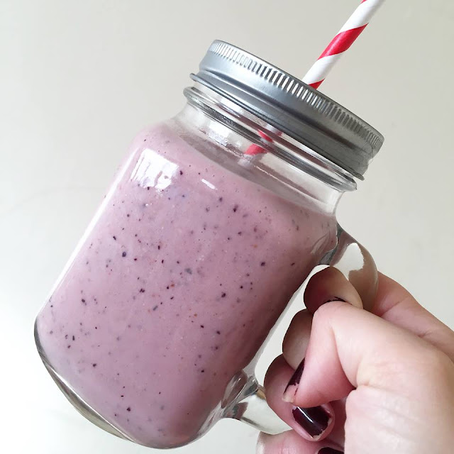 vegan berry breakfast smoothie recipe 