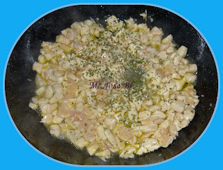 Pimientos+del+piquillo+relleno+de+pollo+con+cusc%C3%BAs+(3).JPG