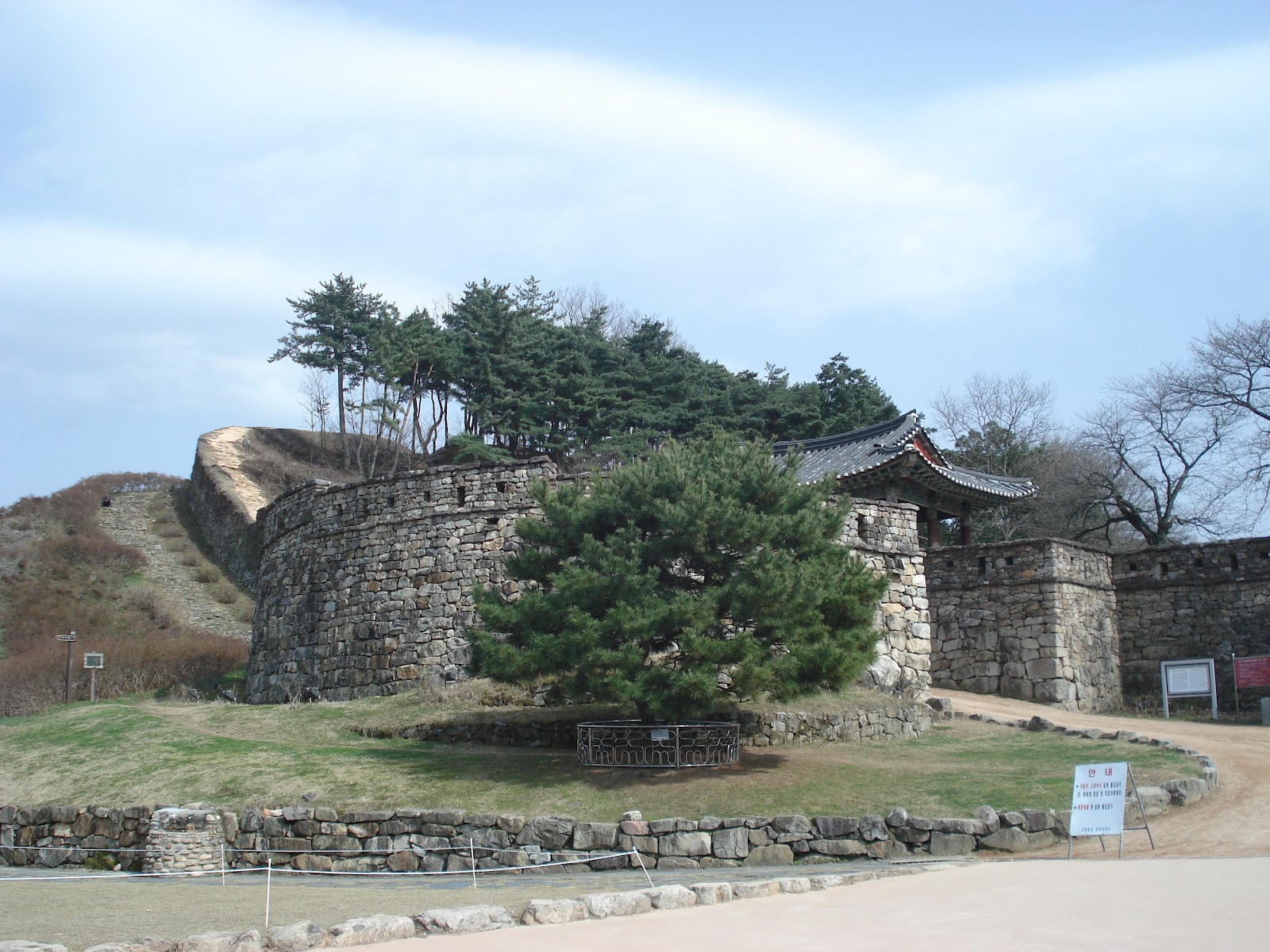 Ally, Around the World: Gochang - Temples, Dolmen & a Fortress