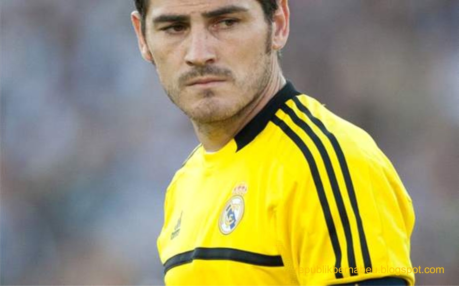 http://4.bp.blogspot.com/-eo25IfbZqP4/T5OA6emrMMI/AAAAAAAABFA/LBzyyNVYlrc/s1600/Iker+Casillas+Cristiano+bermain+luar+biasa,.jpg