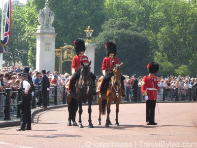 Buckingham Palace Royal Guards