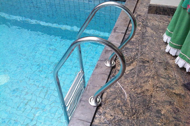 Tangga kolam renang stainless steel