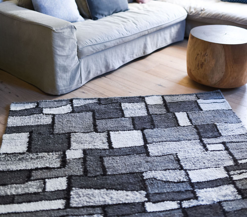 WOOL, AREA RUGS HANDWOVEN Phases Africa African Decor & Furniture