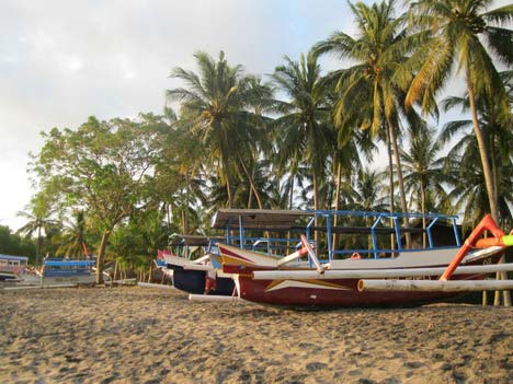 pantai senggigi lombok barat